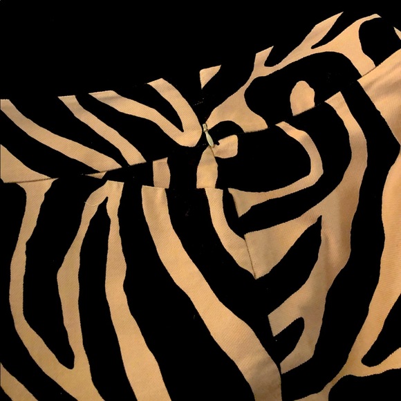 Animal print skirt. - Picture 3 of 3